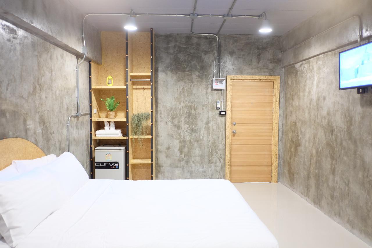 Area 69 Aparthotel Bangkok Buitenkant foto