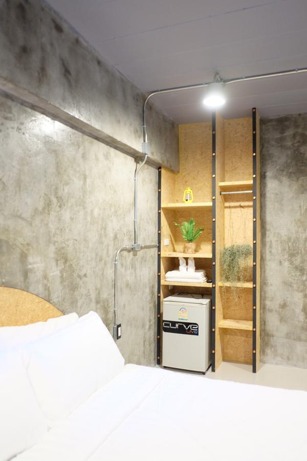 Area 69 Aparthotel Bangkok Buitenkant foto