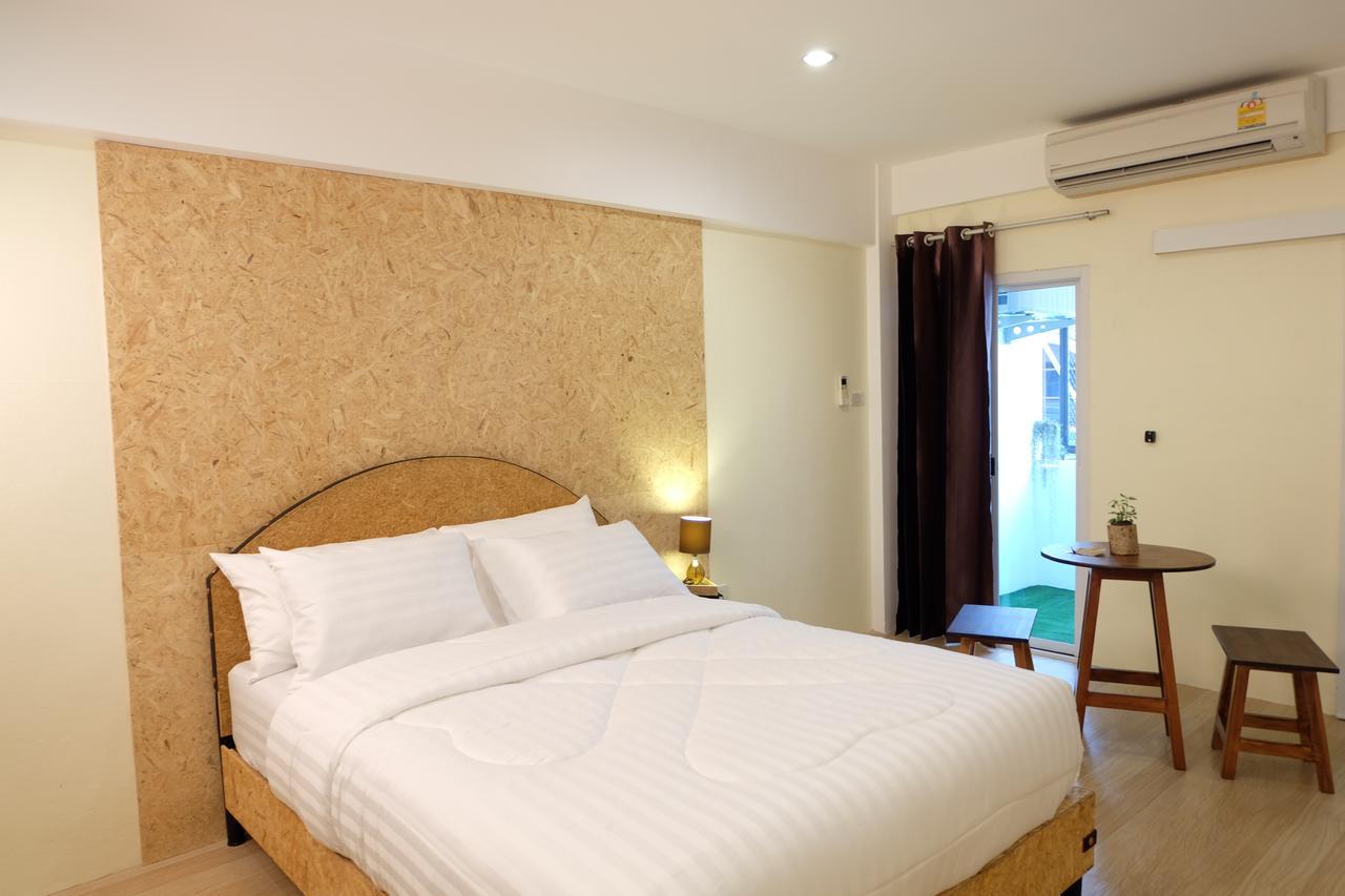 Area 69 Aparthotel Bangkok Buitenkant foto