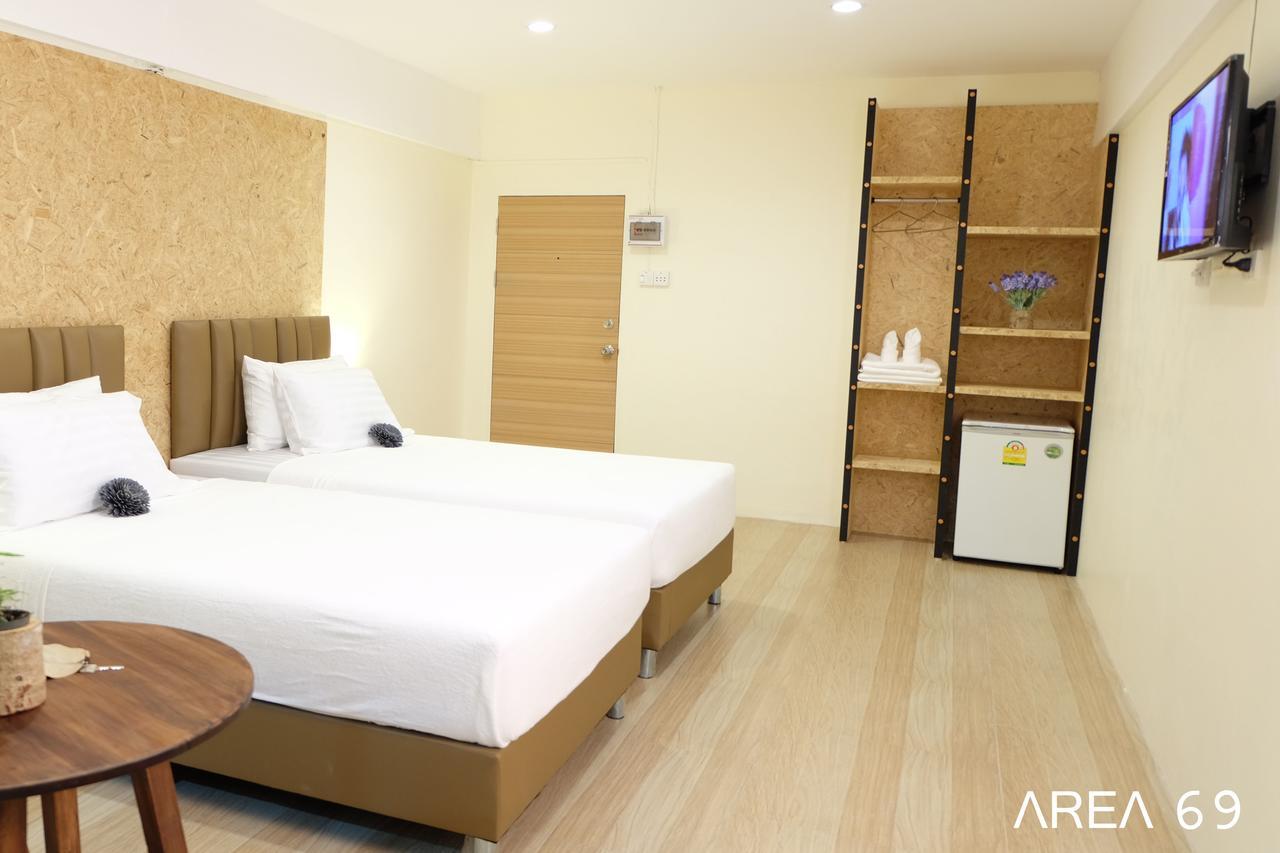 Area 69 Aparthotel Bangkok Buitenkant foto